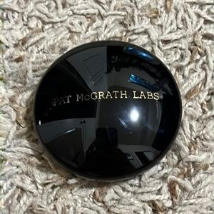 Pat McGrath blurring under eye powder